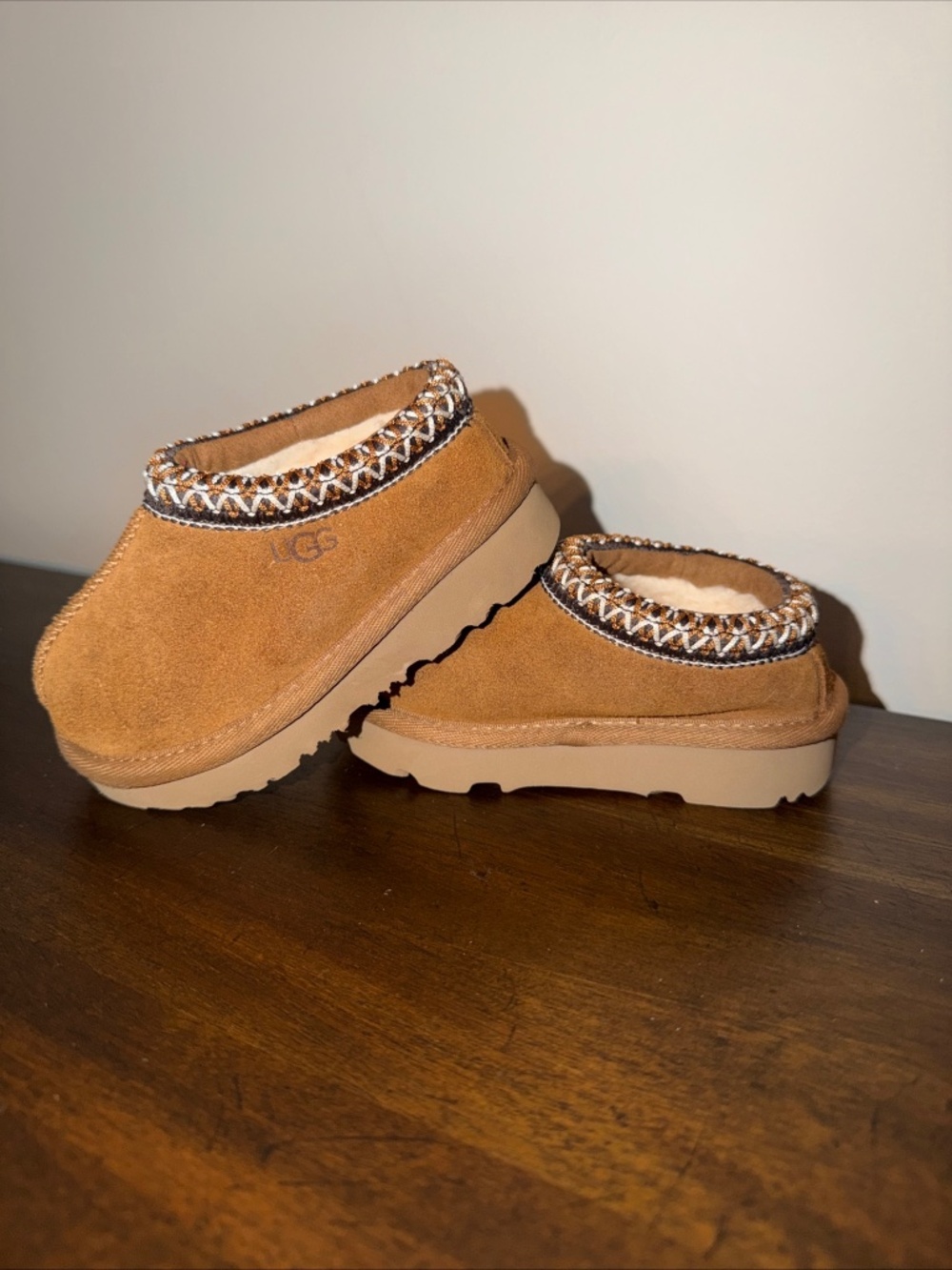 UGG Tasman Chestnut Toddler Shoes Size 6C Nice!